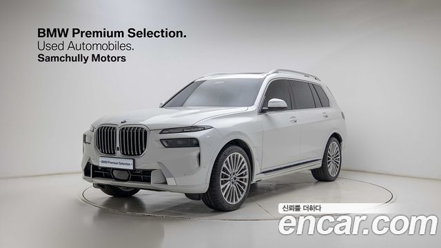 BMW X7 xDrive 40i Design Pure Excellence 7-Seater — пробег 4 550 км — фото 1 из 5