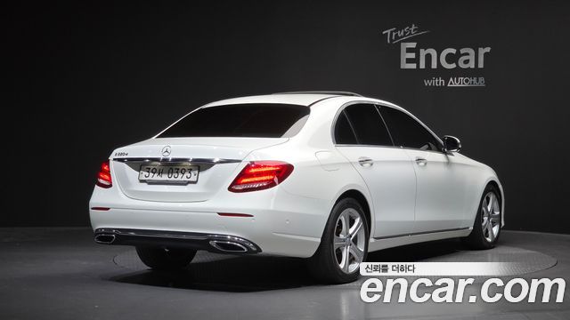 Mercedes-Benz E-Class E220d Avantgarde — пробег 93 986 км — фото 2 из 5