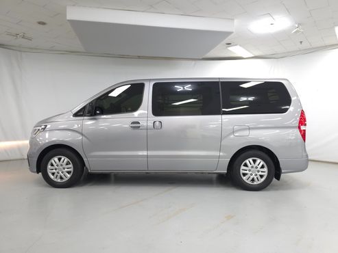 Hyundai Starex Van 3-Seater Smart — пробег 65 090 км — фото 3 из 5