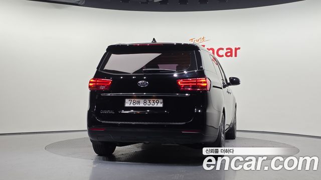 Kia Carnival 11-Seater Prestige — пробег 96 251 км — фото 4 из 5