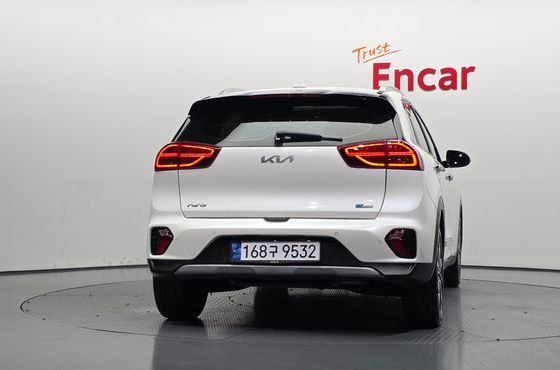 Kia Niro 1.6 HEV Signature — пробег 68 194 км — фото 4 из 5