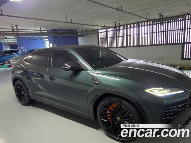 Lamborghini Urus 4.0 V8 SE — пробег 30 км — фото 1 из 5