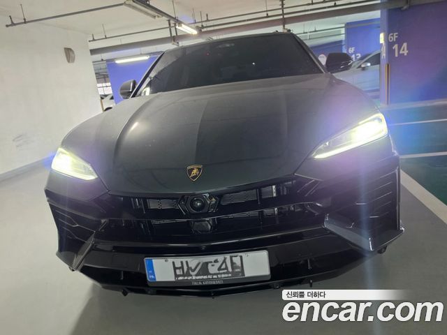 Lamborghini Urus 4.0 V8 SE — пробег 30 км — фото 3 из 5