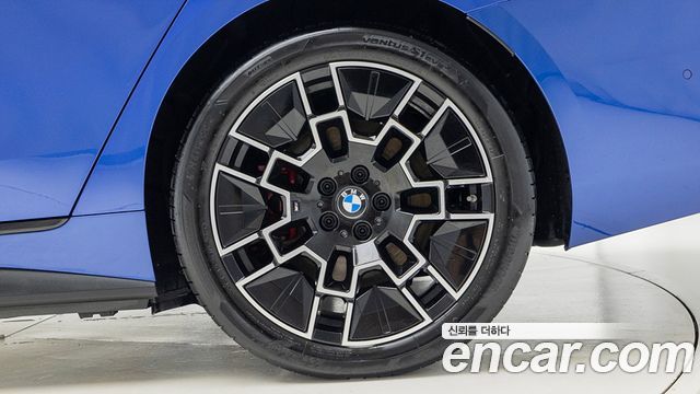BMW i4 eDrive40 M Sports Pro — пробег 6 300 км — фото 5 из 5