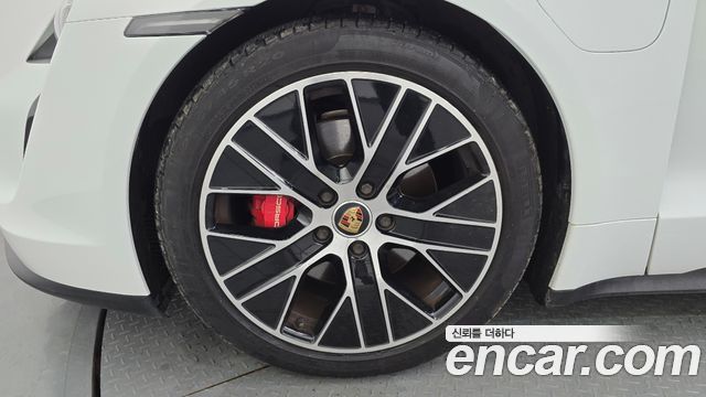 Porsche Taycan из Кореи Encar