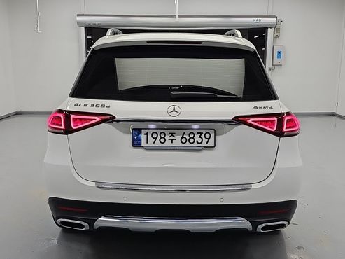 Mercedes-Benz GLE-Class GLE300d 4MATIC — пробег 45 248 км — фото 3 из 5