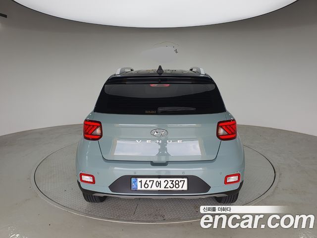 Hyundai Venue 1,6 Premium — пробег 8 770 км — фото 4 из 5