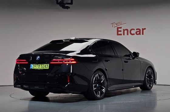 BMW i5 M60 xDrive — пробег 17 918 км — фото 2 из 5