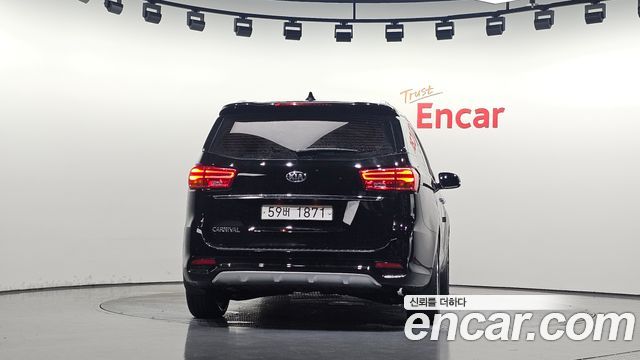 Kia Carnival из Кореи Encar