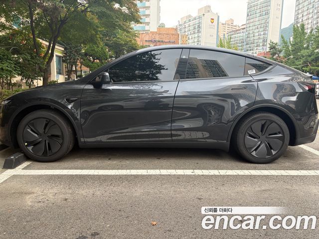 Tesla Model Y Premium RWD — пробег 1 988 км — фото 3 из 5