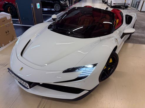 Ferrari SF90 4.0 — пробег 7 600 км — фото 1 из 5