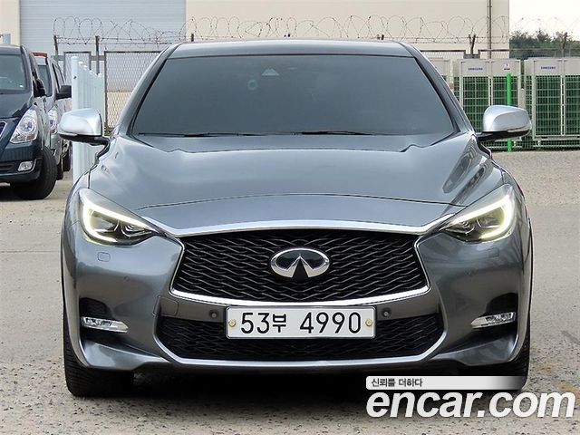 Infiniti Q30 2.0 Premium City Black — пробег 95 375 км — фото 1 из 5
