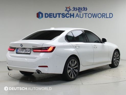 BMW 3-Series 320i — пробег 9 604 км — фото 2 из 5