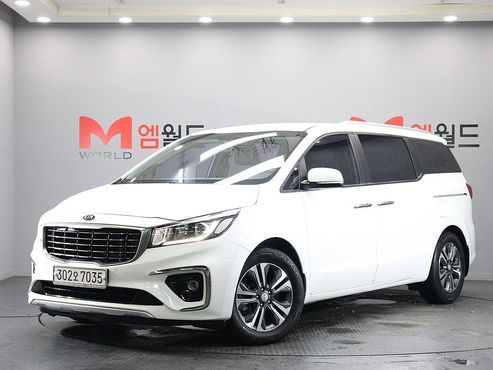 Kia Carnival 9-Seater Luxury — пробег 110 820 км — фото 1 из 5