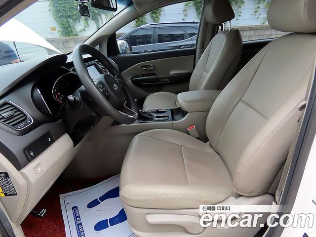 Kia Carnival 11-Seater Deluxe — пробег 98 996 км — фото 5 из 5