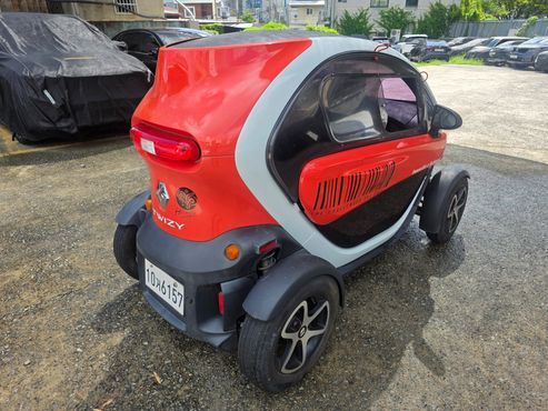 Renault (Samsung) Twizy Intens(2-seater) — пробег 27 618 км — фото 2 из 5