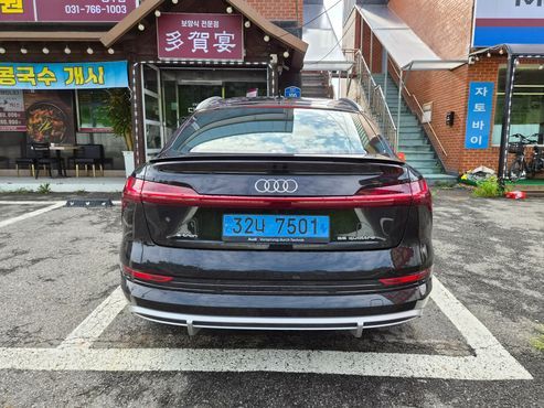 Audi e-tron 55 Quattro Sportback — пробег 68 000 км — фото 2 из 5