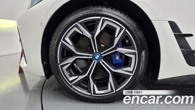 BMW i4 eDrive40 M Sports Pro — пробег 76 809 км — фото 5 из 5
