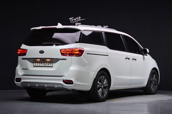 Kia Carnival 9-Seater Luxury — пробег 165 787 км — фото 2 из 5