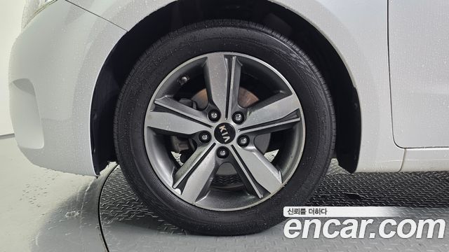Kia K3 из Кореи Encar