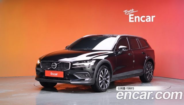Volvo V60 B5 Ultra AWD — пробег 5 771 км — фото 1 из 5