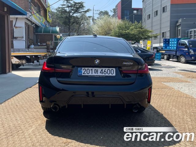 BMW 3-Series 320i M Sport — пробег 5 300 км — фото 5 из 5