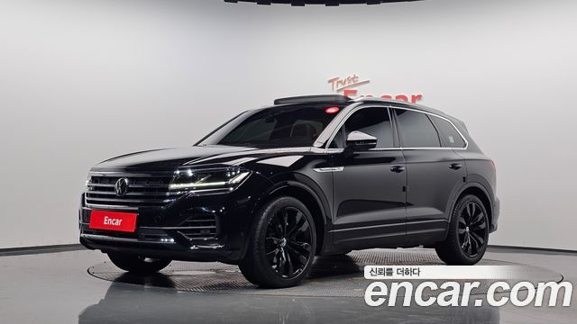 Volkswagen Touareg 3.0 TDI R-Line — пробег 64 073 км — фото 1 из 5