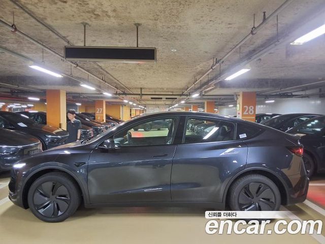 Tesla Model Y Premium RWD — пробег 13 км — фото 5 из 5