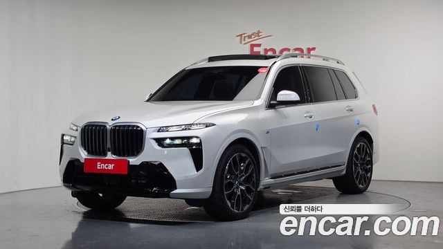 BMW X7 xDrive 40i M Sport 7STR — пробег 8 551 км — фото 1 из 5