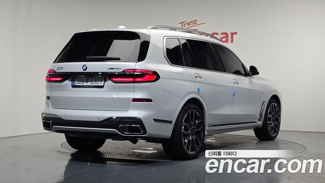 BMW X7 xDrive 40i M Sport 7STR — пробег 8 551 км — фото 2 из 5