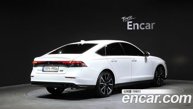 Honda Accord 2.0 Hybrid Touring — пробег 19 250 км — фото 2 из 5