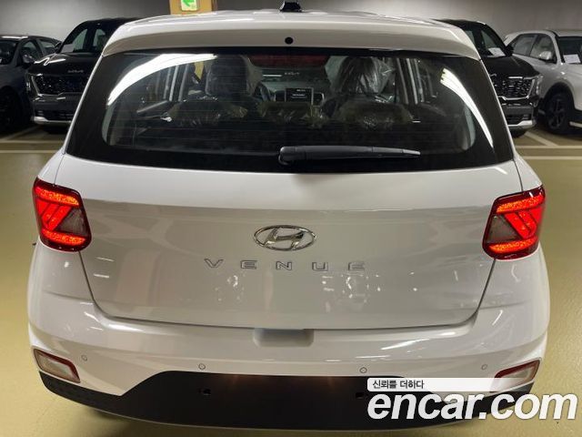 Hyundai Venue 1,6 Premium — пробег 1 км — фото 4 из 5
