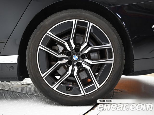 BMW i7 eDrive 50 M Sport — пробег 22 556 км — фото 5 из 5