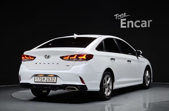 Hyundai Sonata 2.0 Smart — пробег 180 379 км — фото 2 из 5