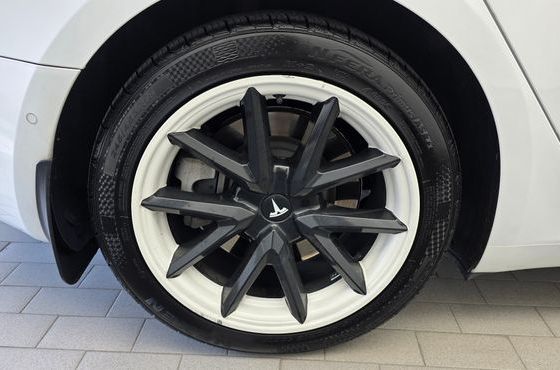 Tesla Model 3 Long Range AWD — пробег 78 847 км — фото 5 из 5