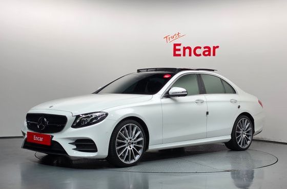 Mercedes-Benz E-Class E350 4MATIC AMG Line — пробег 85 456 км — фото 1 из 5