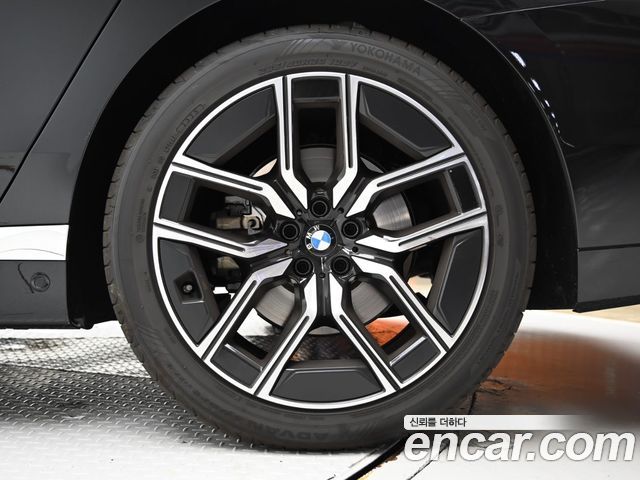 BMW 7-Series 740i xDrive M Sport — пробег 4 000 км — фото 5 из 5