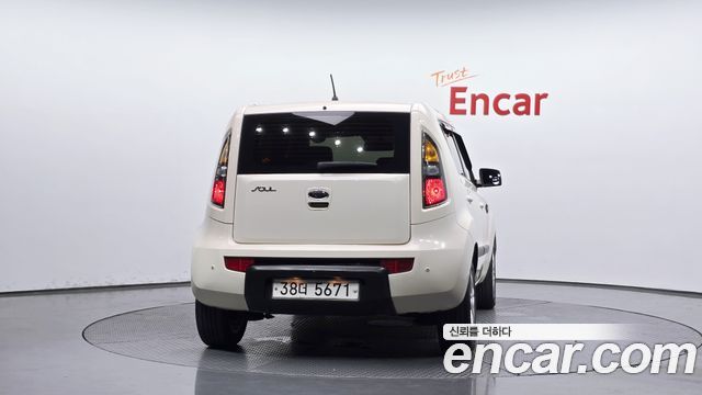 Kia Soul Gasoline 1.6 Smart — пробег 137 441 км — фото 4 из 5