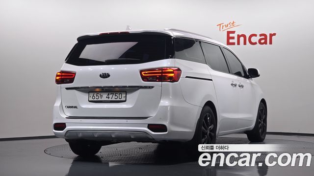 Kia Carnival из Кореи Encar