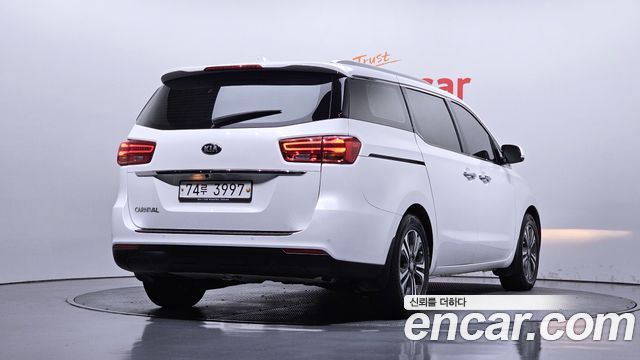 Kia Carnival 11-Seater Prestige — пробег 144 263 км — фото 2 из 5