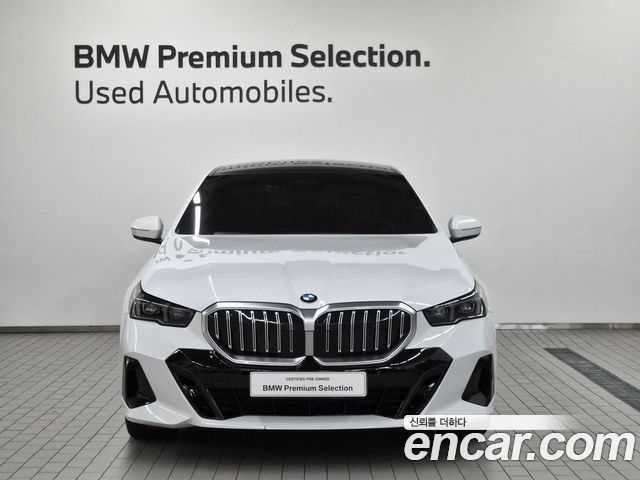 BMW 5-Series 523d M Sport — пробег 10 620 км — фото 3 из 5