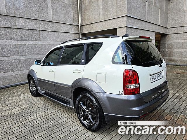 Ssangyong Rexton 2WD RX4 High Deluxe — пробег 178 392 км — фото 5 из 5