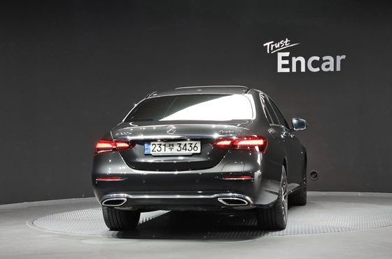 Mercedes-Benz E-Class E300e 4MATIC Exclusive — пробег 93 018 км — фото 4 из 5