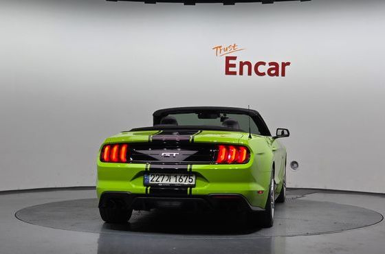 Ford Mustang GT Convertible — пробег 57 963 км — фото 4 из 5