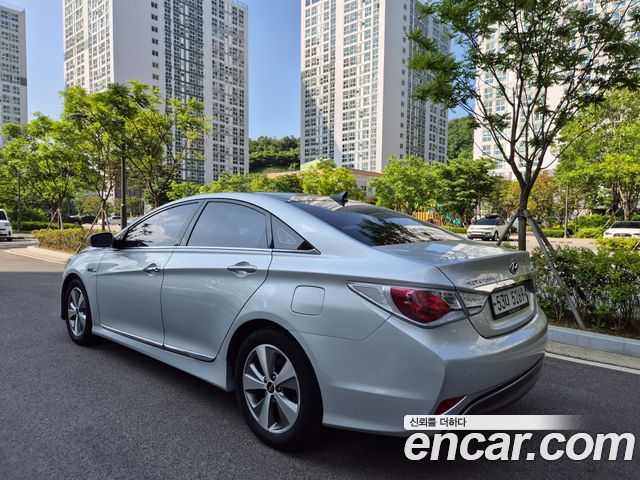 Hyundai Sonata 2.0 Royal — пробег 69 177 км — фото 2 из 5