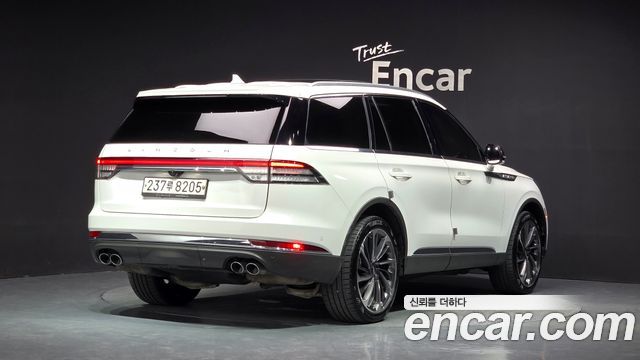 Lincoln Aviator 3.0 Reserve  AWD — пробег 88 247 км — фото 2 из 5