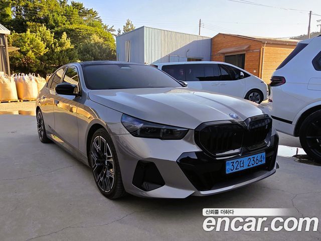 BMW i5 eDrive 40 M Sport Pro — пробег 9 000 км — фото 2 из 5