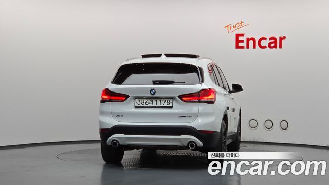 BMW X1 xDrive 20i Advantage — пробег 42 091 км — фото 4 из 5