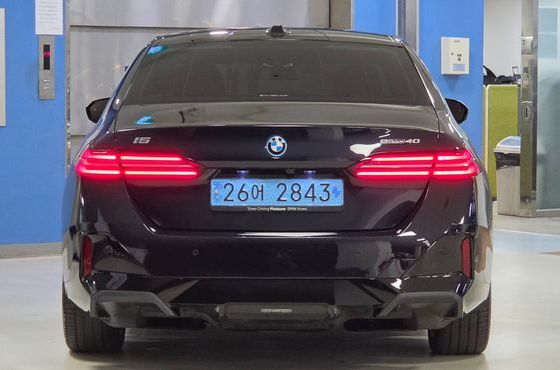 BMW i5 eDrive 40 M Sport — пробег 48 892 км — фото 4 из 5