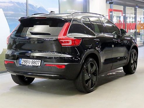 Volvo XC40 B4 Black Edition — пробег 45 826 км — фото 4 из 5